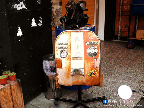 SOGA原來如此鍋燒意麵:〖台中│美食〗SOGA原來如此鍋燒意麵 ❤ 充滿著濃濃工業風裝潢,不是咖啡廳也不是韓式料理,而是賣著鍋燒意麵來著!!