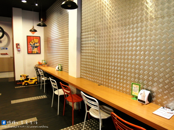 SOGA原來如此鍋燒意麵:〖台中│美食〗SOGA原來如此鍋燒意麵 ❤ 充滿著濃濃工業風裝潢,不是咖啡廳也不是韓式料理,而是賣著鍋燒意麵來著!!