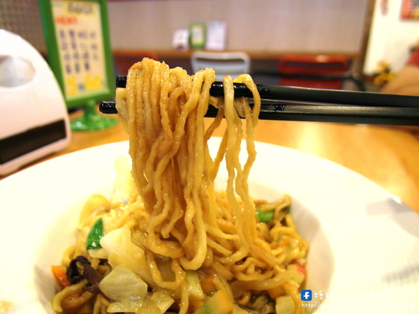 SOGA原來如此鍋燒意麵:〖台中│美食〗SOGA原來如此鍋燒意麵 ❤ 充滿著濃濃工業風裝潢,不是咖啡廳也不是韓式料理,而是賣著鍋燒意麵來著!!