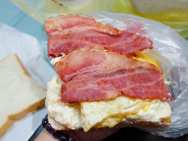【桃園早餐】朝司暮想 大業店-早上就是要吃肉蛋吐司！沙拉蛋吐司餡料厚又有味道、爆好吃．肉排蛋吐司/桃園早餐/桃園美食/在地人推薦