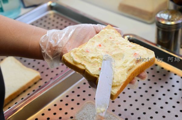 【桃園早餐】朝司暮想 大業店-早上就是要吃肉蛋吐司！沙拉蛋吐司餡料厚又有味道、爆好吃．肉排蛋吐司/桃園早餐/桃園美食/在地人推薦