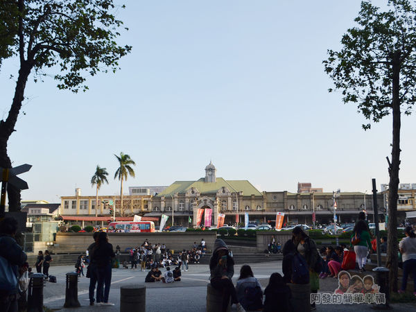 晶品城購物商場幾米04-新竹火車站