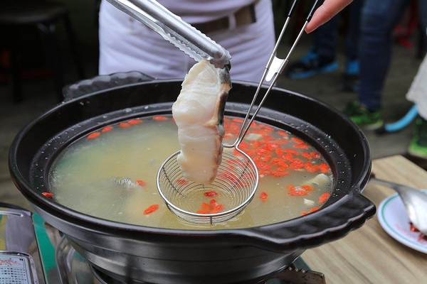 泰安戀情溫泉民宿：【苗栗旅遊】泰安戀情溫泉民宿~神畫峽谷生態主題遊樂區，感受大自然鬼斧神工的力量，以及酋長宴的美味佳餚