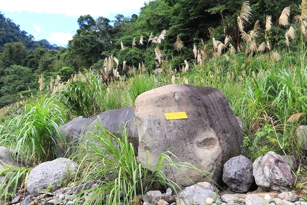 泰安戀情溫泉民宿：【苗栗旅遊】泰安戀情溫泉民宿~神畫峽谷生態主題遊樂區，感受大自然鬼斧神工的力量，以及酋長宴的美味佳餚