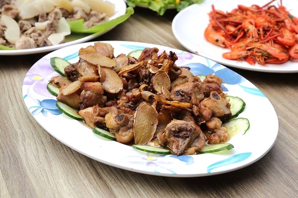 泰安戀情溫泉民宿：【苗栗旅遊】泰安戀情溫泉民宿~神畫峽谷生態主題遊樂區，感受大自然鬼斧神工的力量，以及酋長宴的美味佳餚