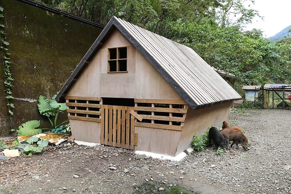 泰安戀情溫泉民宿：【苗栗旅遊】泰安戀情溫泉民宿~神畫峽谷生態主題遊樂區，感受大自然鬼斧神工的力量，以及酋長宴的美味佳餚