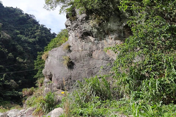 泰安戀情溫泉民宿：【苗栗旅遊】泰安戀情溫泉民宿~神畫峽谷生態主題遊樂區，感受大自然鬼斧神工的力量，以及酋長宴的美味佳餚