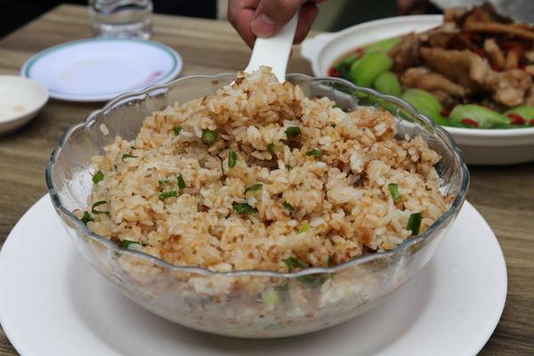 泰安戀情溫泉民宿：【苗栗旅遊】泰安戀情溫泉民宿~神畫峽谷生態主題遊樂區，感受大自然鬼斧神工的力量，以及酋長宴的美味佳餚