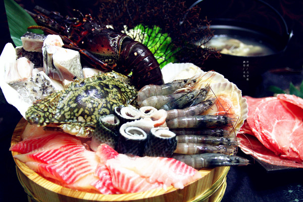 極好食:【宅配。鍋物】 樂天市場-極好食 貝里斯龍蝦鍋 傳說中的痛風鍋 特價海鮮火鍋組合