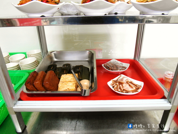 新田園:〖台中│美食〗新田園麵食館 ❤ 南屯小吃推薦~獨特怪麵讓你一次品嘗酸、甜、麻、辣、鹹多層次風味!!推薦綜合水餃,還有物超所值的肉排飯,糖糖都好推!!