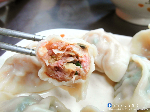 新田園:〖台中│美食〗新田園麵食館 ❤ 南屯小吃推薦~獨特怪麵讓你一次品嘗酸、甜、麻、辣、鹹多層次風味!!推薦綜合水餃,還有物超所值的肉排飯,糖糖都好推!!