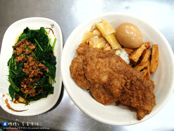 新田園:〖台中│美食〗新田園麵食館 ❤ 南屯小吃推薦~獨特怪麵讓你一次品嘗酸、甜、麻、辣、鹹多層次風味!!推薦綜合水餃,還有物超所值的肉排飯,糖糖都好推!!