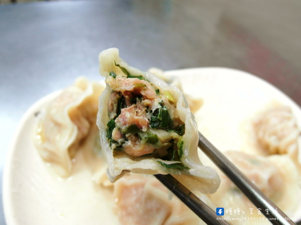 新田園:〖台中│美食〗新田園麵食館 ❤ 南屯小吃推薦~獨特怪麵讓你一次品嘗酸、甜、麻、辣、鹹多層次風味!!推薦綜合水餃,還有物超所值的肉排飯,糖糖都好推!!