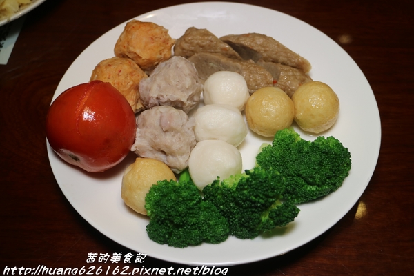 甜不二黑輪店:【新北板橋區】回訪口味依然好吃的『甜不二黑輪店』板橋銅板美食/消夜首選/近致理科技學院