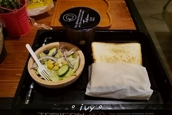 吐司工寓Tosicon(新竹關東店): 新竹。吐司工寓(關東店)ღ好吃不貴的韓式鐵板吐司