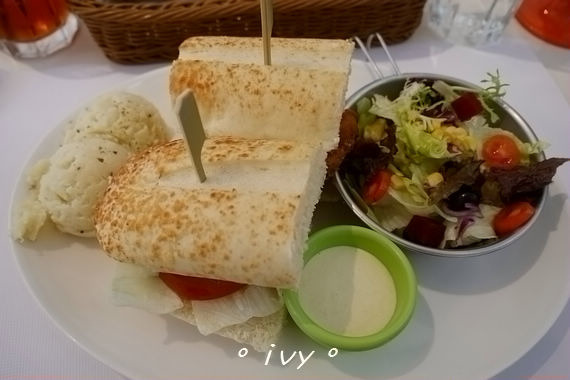 Bazar Blanc 白色小舖(Bazar Blanc 白色小舖(巨城店))：新竹/早午餐。二訪白色小舖(巨城店)