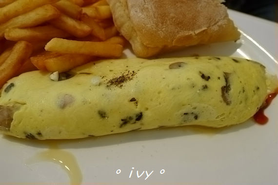 Bazar Blanc 白色小舖(Bazar Blanc 白色小舖(巨城店))：新竹/早午餐。二訪白色小舖(巨城店)