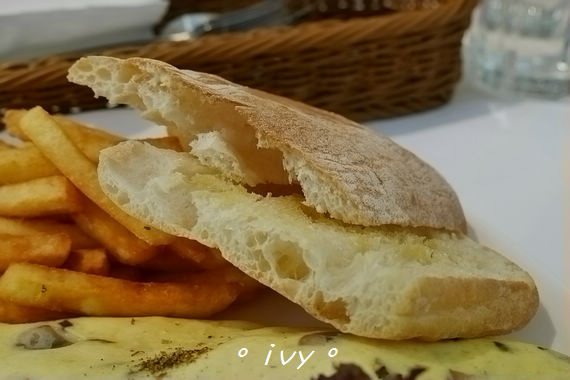 Bazar Blanc 白色小舖(Bazar Blanc 白色小舖(巨城店))：新竹/早午餐。二訪白色小舖(巨城店)