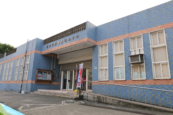 板橋永安公園動物彩繪牆：【新北市景點】搶先曝光!!板橋也有新的彩繪牆了耶~因為這個新的動物彩繪牆充滿逗趣，也讓永安公園更增添了熱鬧非凡的氣氛