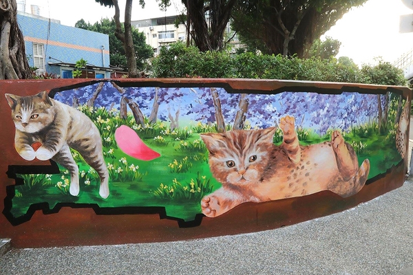 板橋永安公園動物彩繪牆：【新北市景點】搶先曝光!!板橋也有新的彩繪牆了耶~因為這個新的動物彩繪牆充滿逗趣，也讓永安公園更增添了熱鬧非凡的氣氛