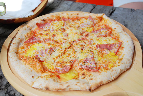 Luau ・ Pizza 柴寮披薩：【新竹美食】LUAU．Pizza 柴寮披薩