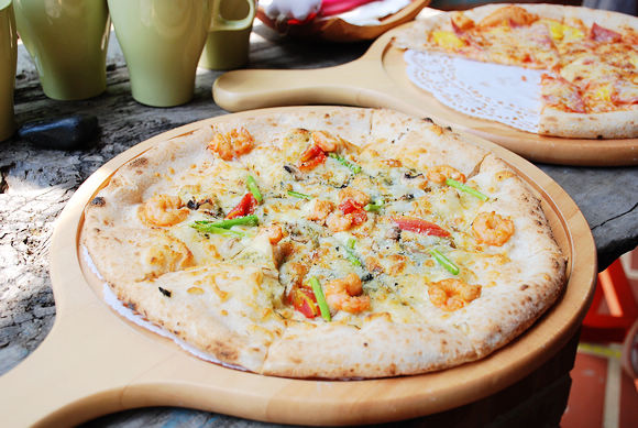 Luau ・ Pizza 柴寮披薩：【新竹美食】LUAU．Pizza 柴寮披薩