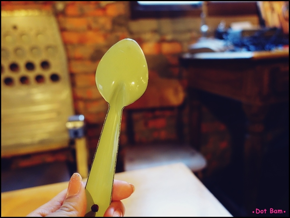 Congrats Café 餐具.JPG