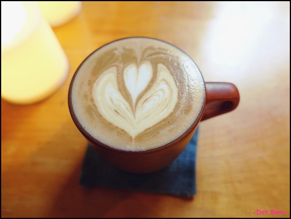 Congrats Café 芳香萬壽菊拿鐵 2.JPG
