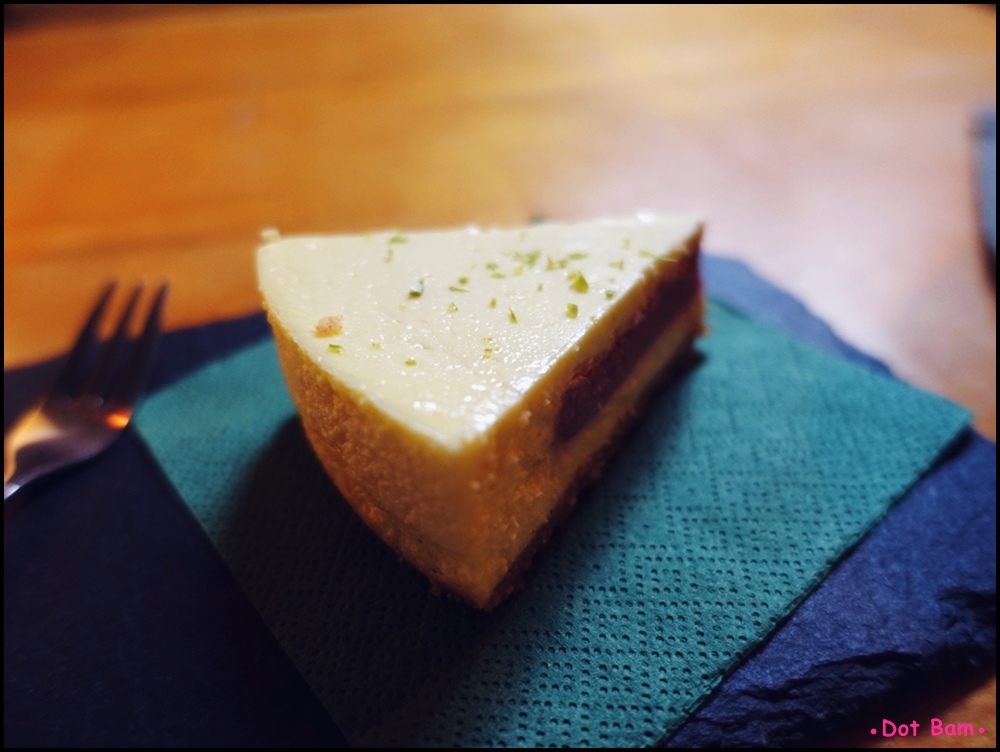 Congrats Café 覆盆莓起司蛋糕 2.JPG