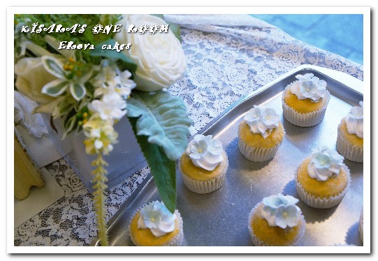 ERova cakes：聖誕節甜點禮盒．作工精細又美味的翻糖手工杯子蛋糕──ERova cakes