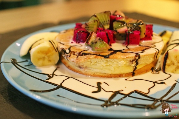 Onii 早午餐小酒館:【食記】台北松山 Onii 早午餐小酒館 韓式花香米蛋糕可愛下午茶 炸雞年糕好吃 近中山國中站