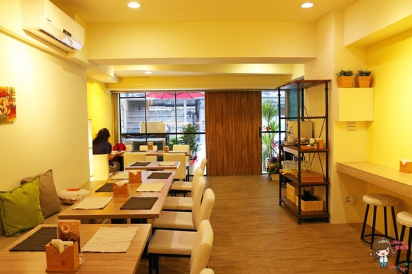 Onii 早午餐小酒館:【食記】台北松山 Onii 早午餐小酒館 韓式花香米蛋糕可愛下午茶 炸雞年糕好吃 近中山國中站