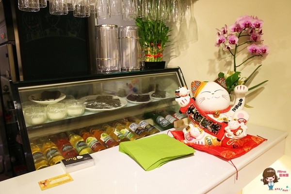 Onii 早午餐小酒館:【食記】台北松山 Onii 早午餐小酒館 韓式花香米蛋糕可愛下午茶 炸雞年糕好吃 近中山國中站