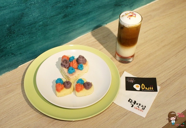 Onii 早午餐小酒館:【食記】台北松山 Onii 早午餐小酒館 韓式花香米蛋糕可愛下午茶 炸雞年糕好吃 近中山國中站