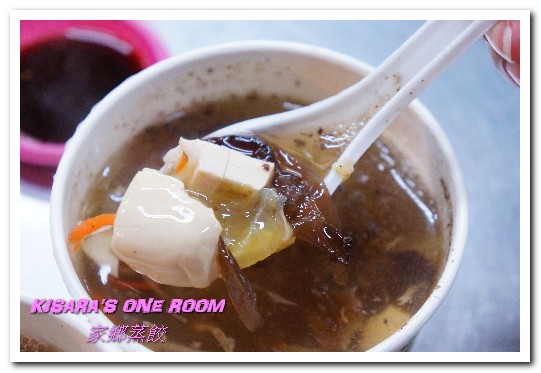 家鄉蒸餃：台中南屯區小吃．美味獨門辣母鍋貼加黑毛豬肉餡蒸餃／冷凍手工水餃──家鄉蒸餃