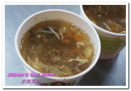 家鄉蒸餃：台中南屯區小吃．美味獨門辣母鍋貼加黑毛豬肉餡蒸餃／冷凍手工水餃──家鄉蒸餃