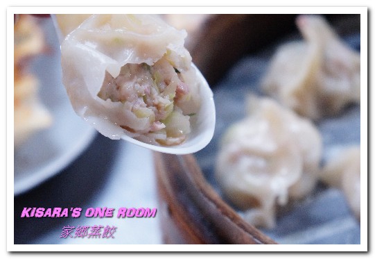 家鄉蒸餃：台中南屯區小吃．美味獨門辣母鍋貼加黑毛豬肉餡蒸餃／冷凍手工水餃──家鄉蒸餃