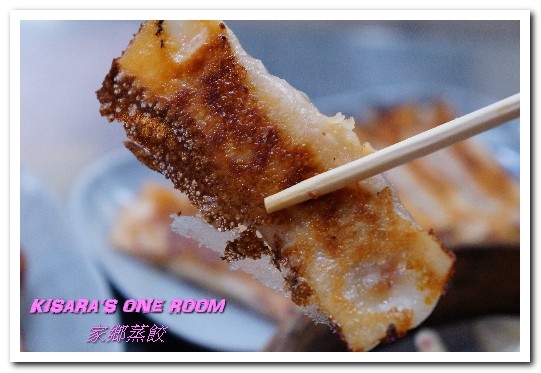 家鄉蒸餃：台中南屯區小吃．美味獨門辣母鍋貼加黑毛豬肉餡蒸餃／冷凍手工水餃──家鄉蒸餃