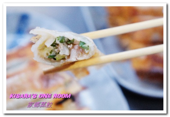 家鄉蒸餃：台中南屯區小吃．美味獨門辣母鍋貼加黑毛豬肉餡蒸餃／冷凍手工水餃──家鄉蒸餃