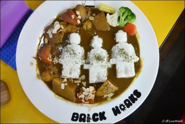 BRICK WORKS樂高積木主題餐廳(高雄店) P1640075_調整大小1.JPG