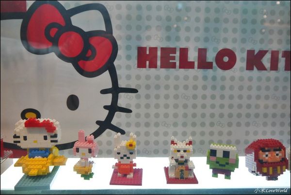 BRICK WORKS樂高積木主題餐廳(高雄店) P1640035_調整大小1.JPG