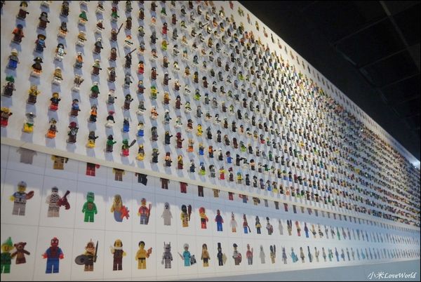 BRICK WORKS樂高積木主題餐廳(高雄店) P1640021_調整大小1.JPG