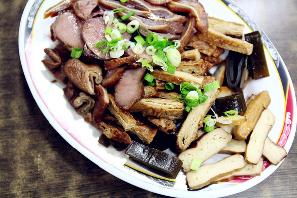 三民煮藝:【新北市新店區。小吃】三民煮藝 招牌椒香系列 香麻辣平衡夠味 一吃上癮 心中排行第一名 小碧潭捷運站