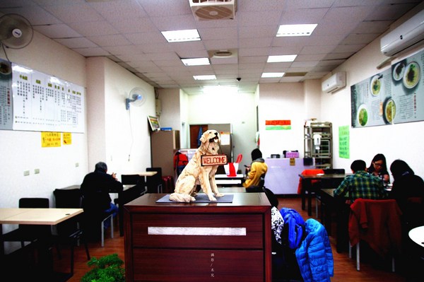 三民煮藝:【新北市新店區。小吃】三民煮藝 招牌椒香系列 香麻辣平衡夠味 一吃上癮 心中排行第一名 小碧潭捷運站