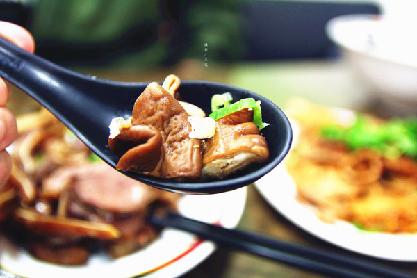 三民煮藝:【新北市新店區。小吃】三民煮藝 招牌椒香系列 香麻辣平衡夠味 一吃上癮 心中排行第一名 小碧潭捷運站