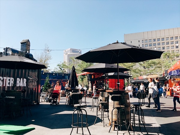 COMMUNE A7：Commune A7貨櫃市集│台北信義區下起了初雪│到市集也能體驗韓劇鬼怪、藍色大海的初雪場景