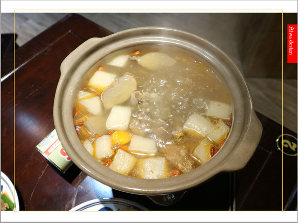 【新竹美食愛吃文】888快炒！冬天的羊肉爐好清新，肉質Q彈，不沾醬也好吃-11.jpg