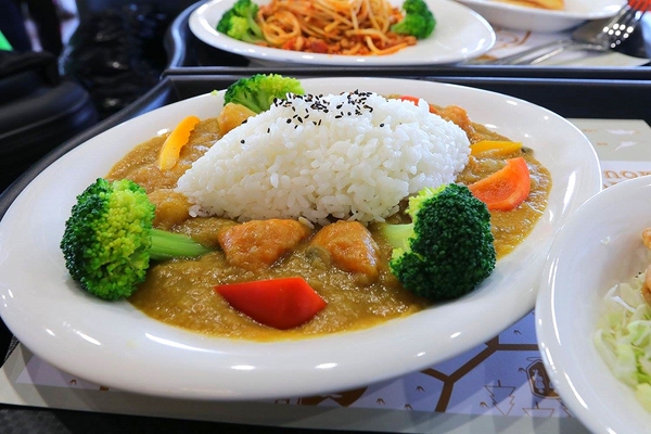 百果山探索樂園：【彰化景點】百果山探索樂園恐龍出沒~騎乘恐龍坐騎/占地8000坪/梁龍溜滑梯/三角龍攀岩/大暴龍恐攻/9D虛擬實境體驗館