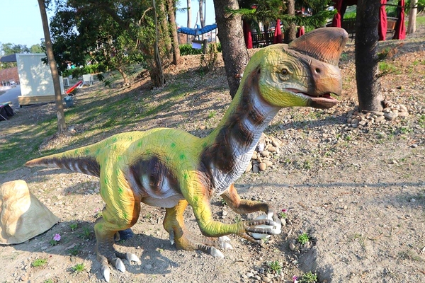 百果山探索樂園：【彰化景點】百果山探索樂園恐龍出沒~騎乘恐龍坐騎/占地8000坪/梁龍溜滑梯/三角龍攀岩/大暴龍恐攻/9D虛擬實境體驗館