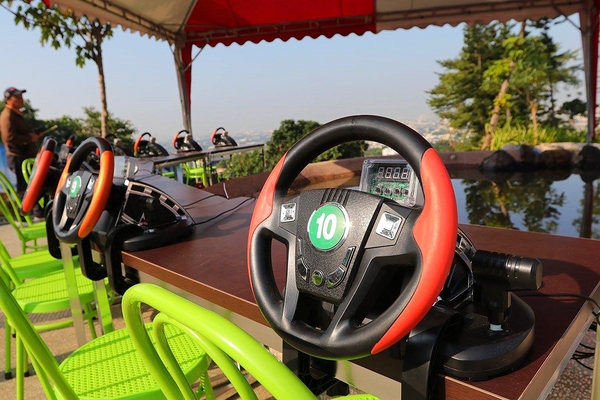 百果山探索樂園：【彰化景點】百果山探索樂園恐龍出沒~騎乘恐龍坐騎/占地8000坪/梁龍溜滑梯/三角龍攀岩/大暴龍恐攻/9D虛擬實境體驗館